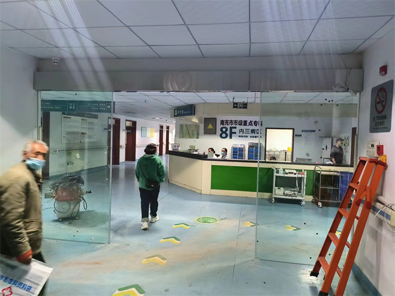 四川玻璃自动门-南充南充蓬安医院玻璃自动门