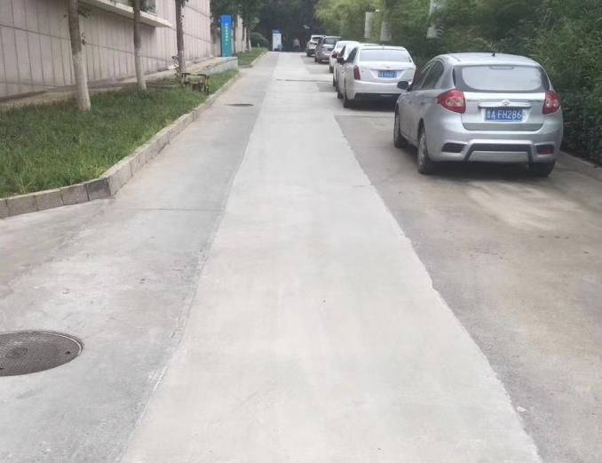 西安某小区水泥路面