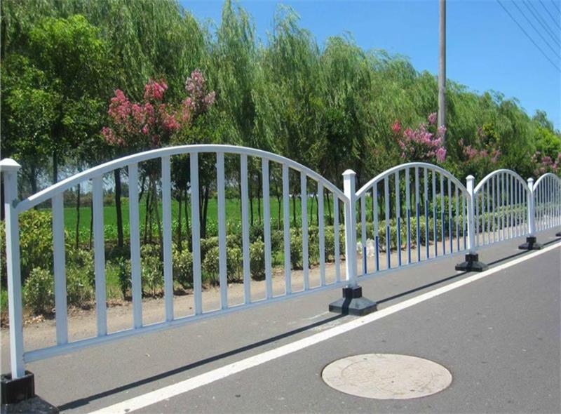 成都市政交通护栏施工流程解析