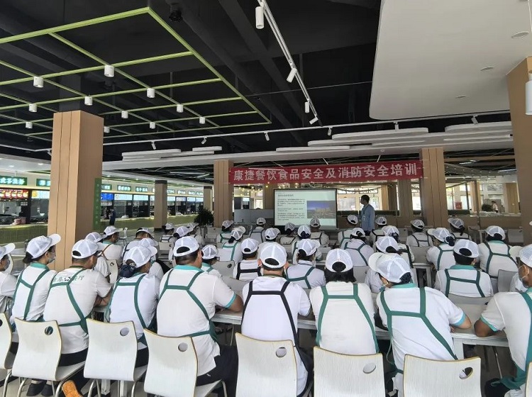 食品安 全指南 | 郑州康捷用行动守护学生“舌尖上的安 全”