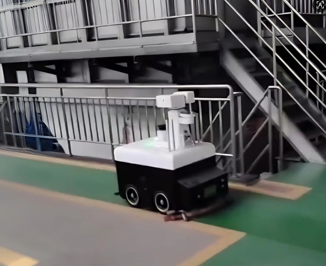 激光导航轮式巡检机器人：为水泥厂客户解锁..安全新体验