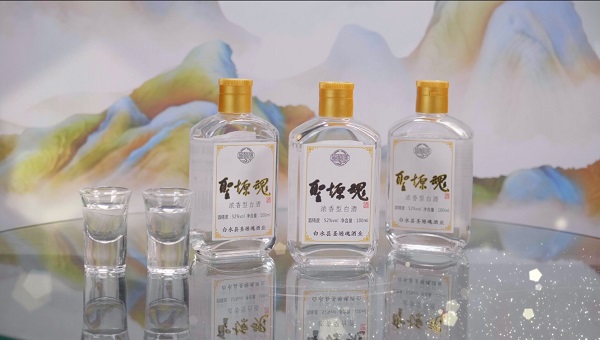 一口香浓香型圣塬魂白酒（52度）