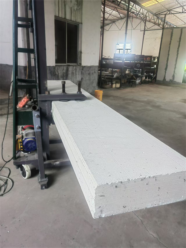 ALC板再次搬運(yùn)安裝