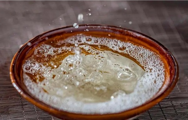【酒桌江湖】白酒礼仪秘籍，让你在宴会上笑傲江湖！