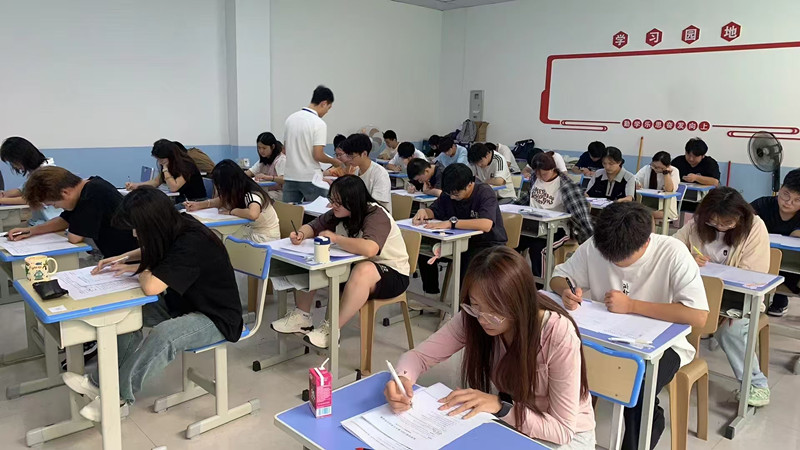 贵阳高三复读学校