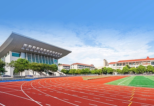 校园智能水站：教育与健康的得力助手——兰州信盈商贸有限公司