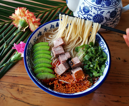 解锁牛记汇峰牛肉面的奇妙吃法