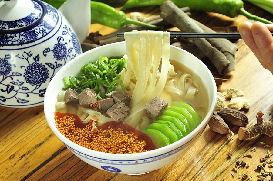 揭秘牛记汇峰牛肉面制作的关键密码