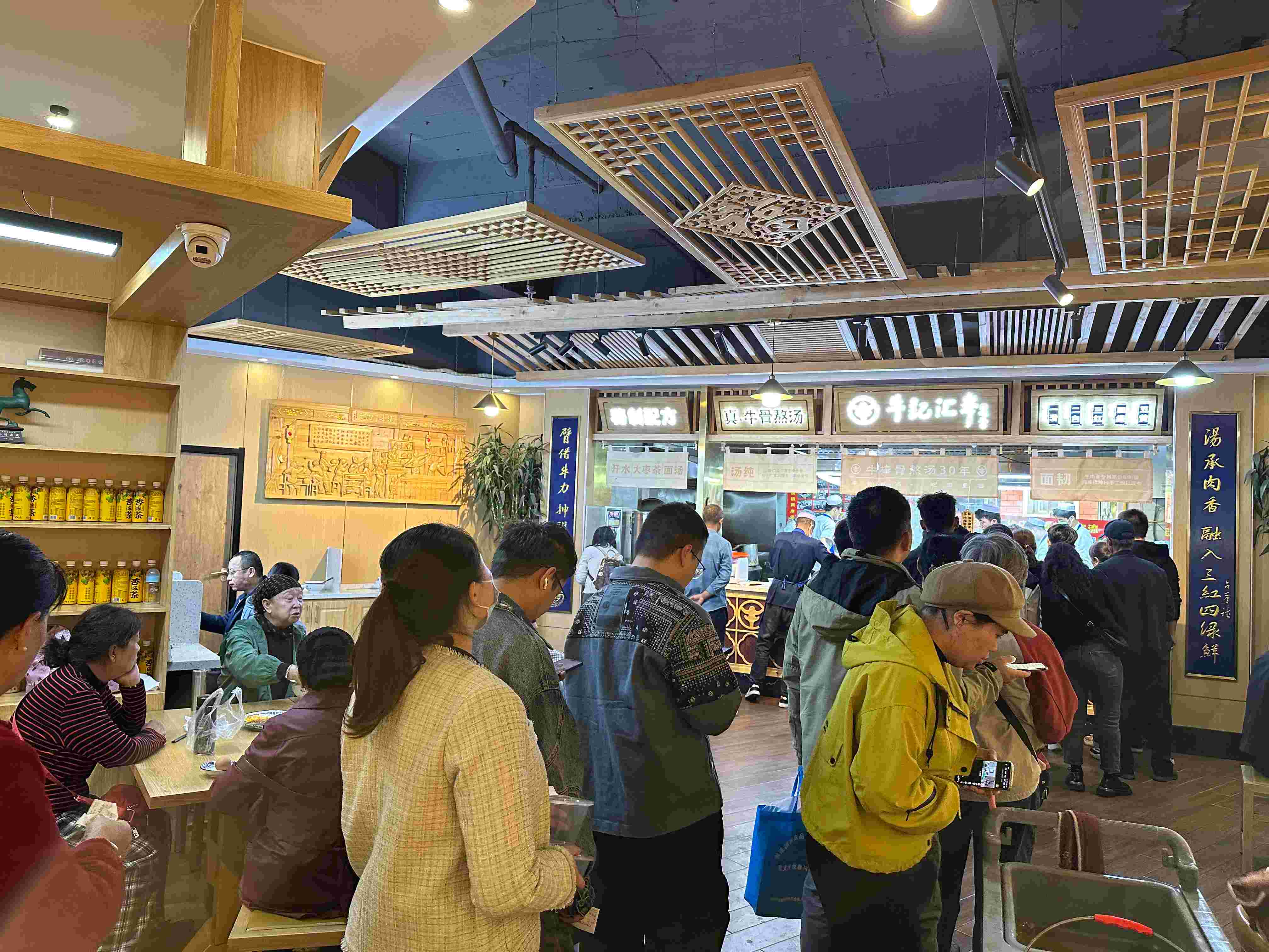 门店烟火：不止是面馆，更是生活场景